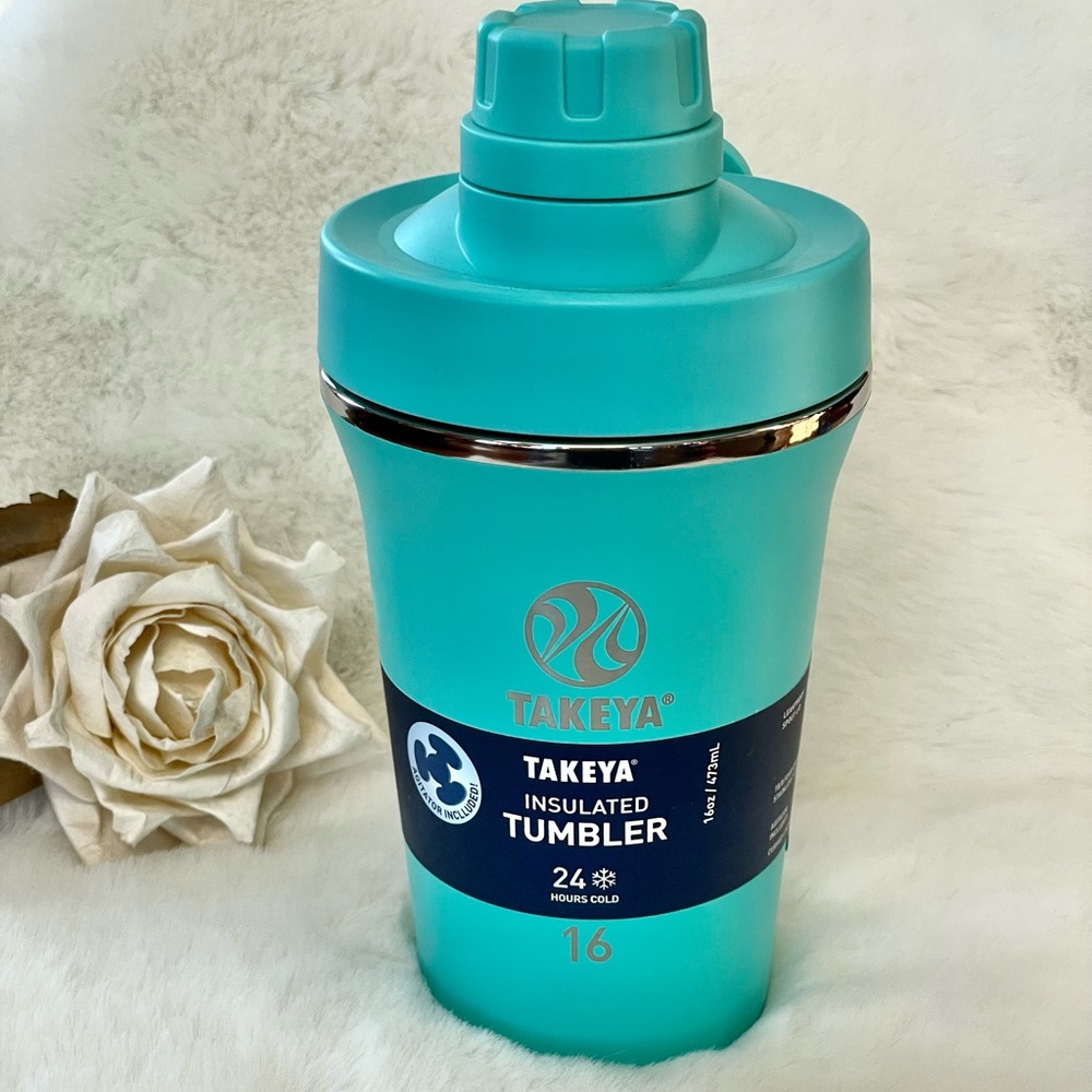New with tags TAKEYA INSULATED TUMBLER w/CURVED LINING & AGITATOR. LEAK PROOF!